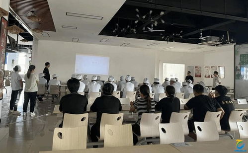 后勤保障處對各餐廳進行食品安全專項培訓