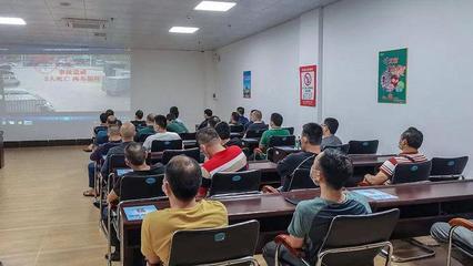 肇慶廣寧縣交警部門組織大貨車司機開展交通安全培訓